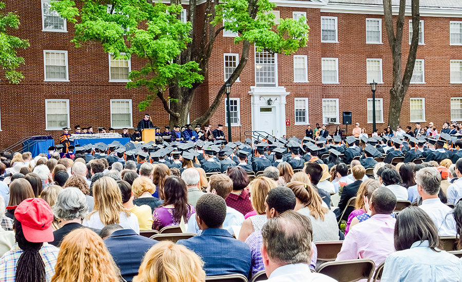 9 Great Commencement Speakers For College Graduations