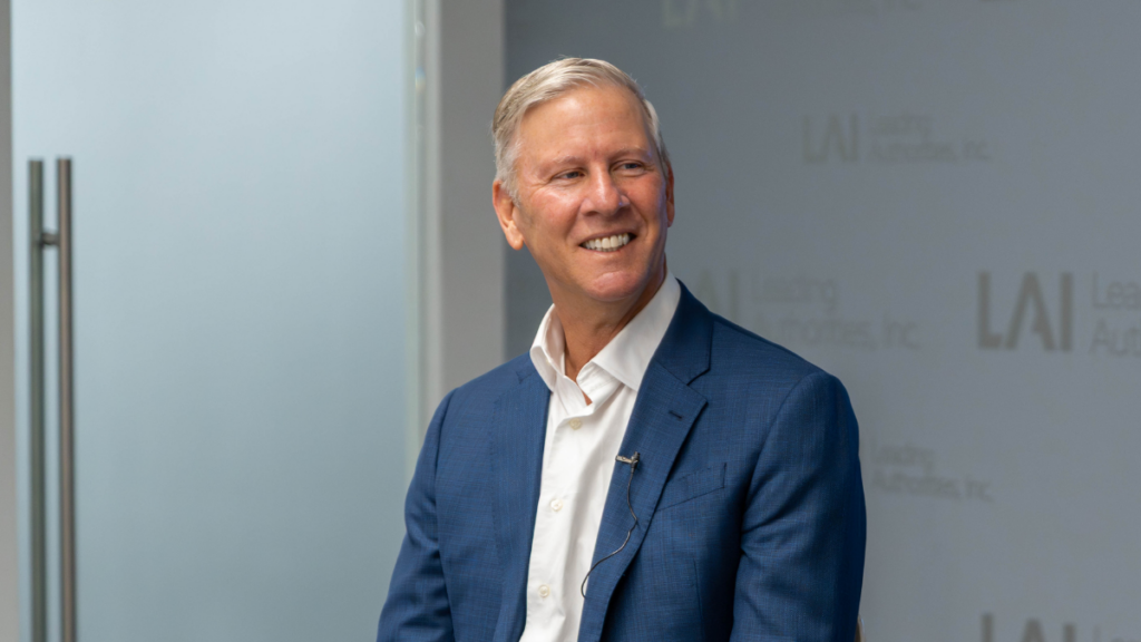 The Art of Connection: How Corporate Speakers Tailor Content for Audiences