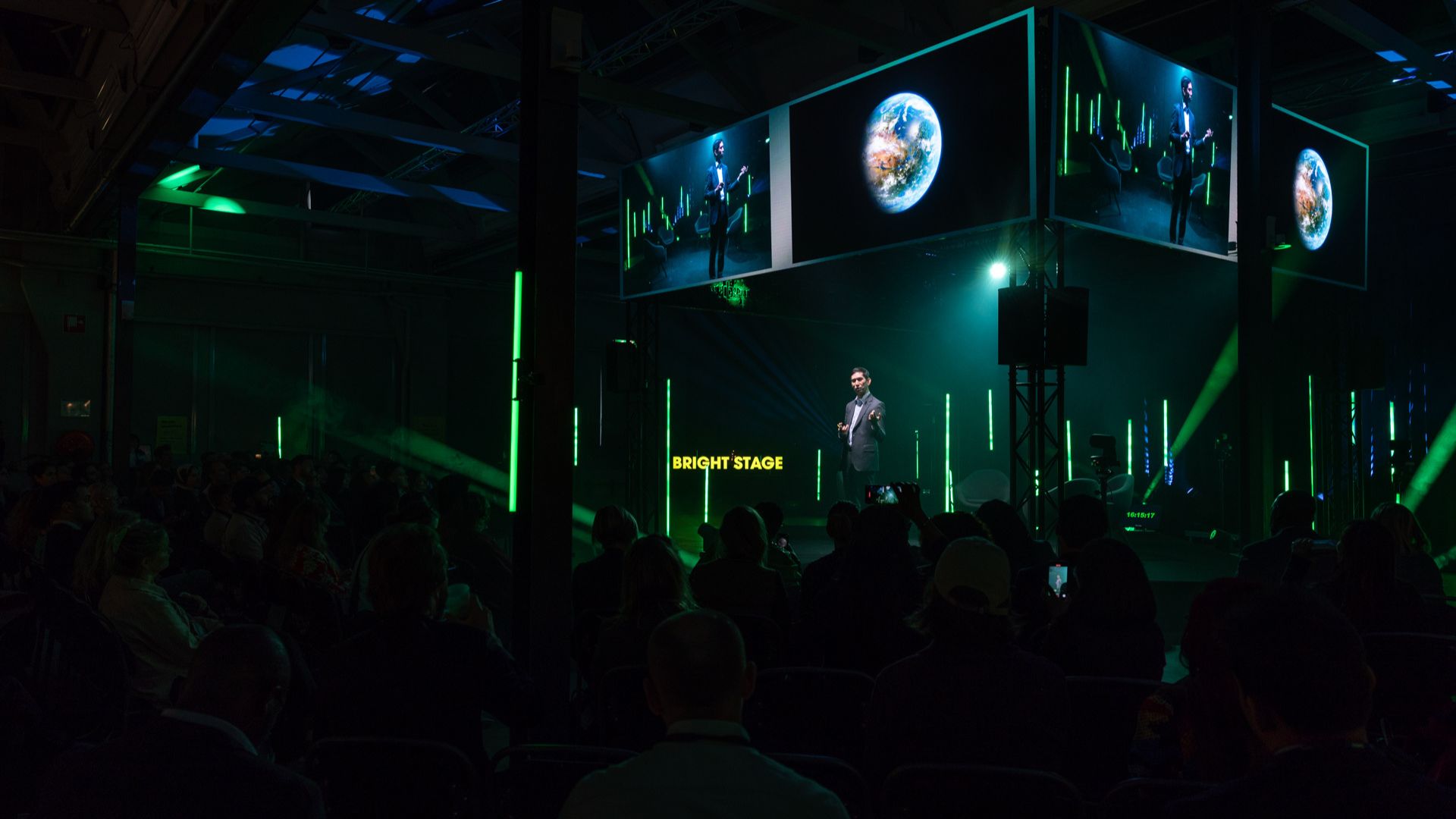 7 Questions to Ask a Speakers Bureau Before Booking a Keynote Speaker