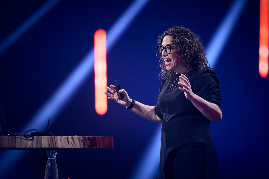 How Far in Advance Should You Book a Keynote Speaker?