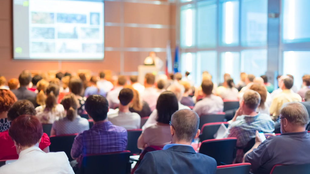 How to Choose a Keynote Speaker for a Corporate Conference: A Planner’s Selection Guide